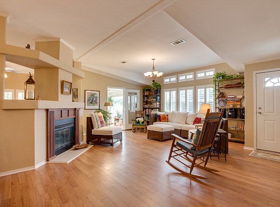4th image of 104 Greenwood Dr