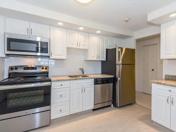 2 Ocean Ave, Revere, MA