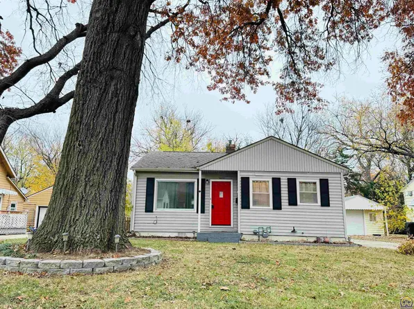 2000 SW Moundview Dr, Topeka, KS 66604