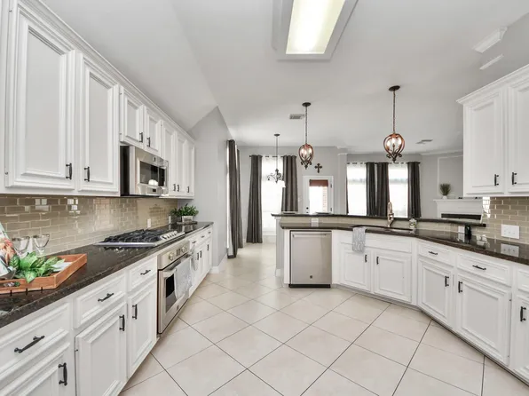 2802 Creek Bend Dr, Friendswood, TX 77546