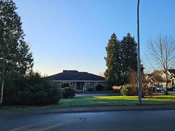 5th image of 19682 70th Ave