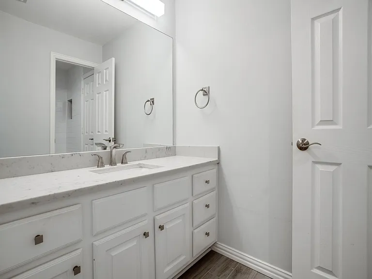 5860 Red Hill Ln — Photo 8