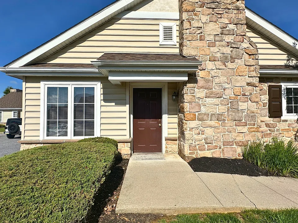676 Wallingford Rd #101