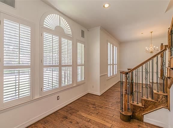 5th image of 2211 Timberline Dr