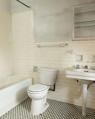 Sold by Rachel Realty | media 27