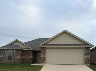1009 Inverness Dr, Weatherford, TX 76086
