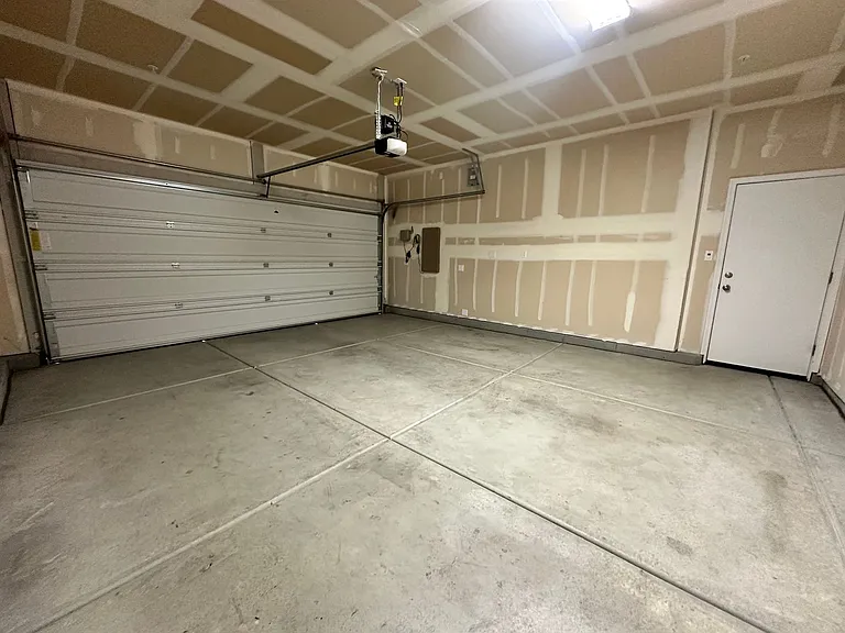 1620 W Porter Ave — Photo 5