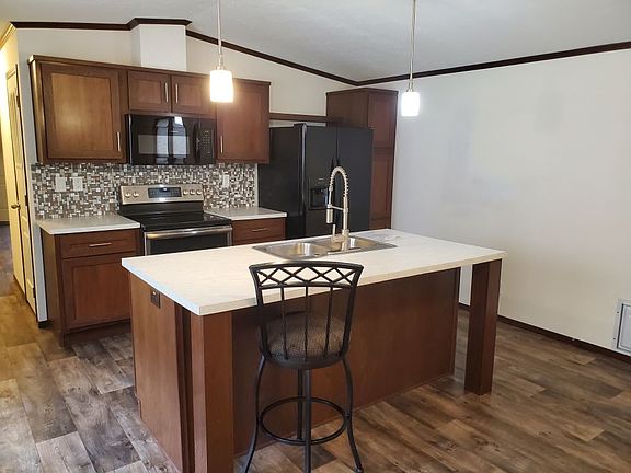 2nd image of 38 Woodgrain Dr