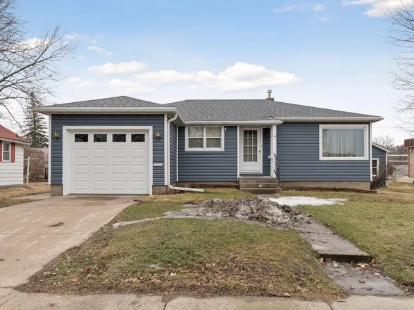 118 Hiawatha Dr E, Wabasha, MN 55981