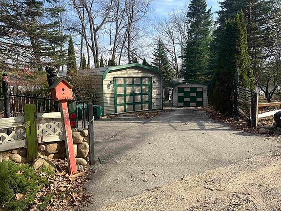 2nd image of 2730 Ridge Rd