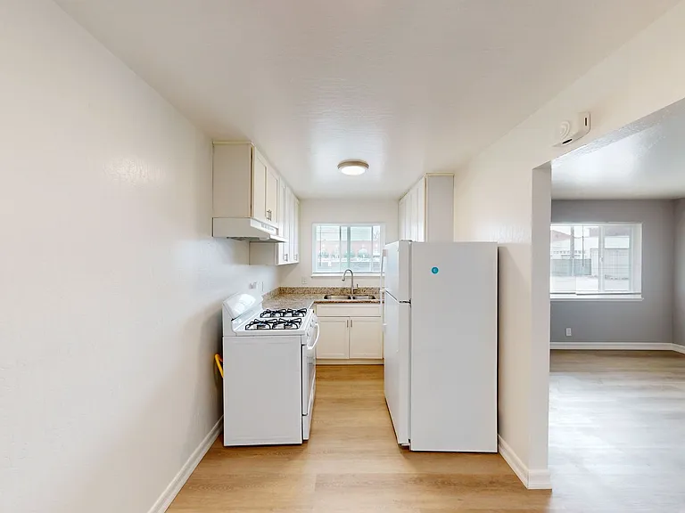 2320 Buena Vista Ave — Photo 7