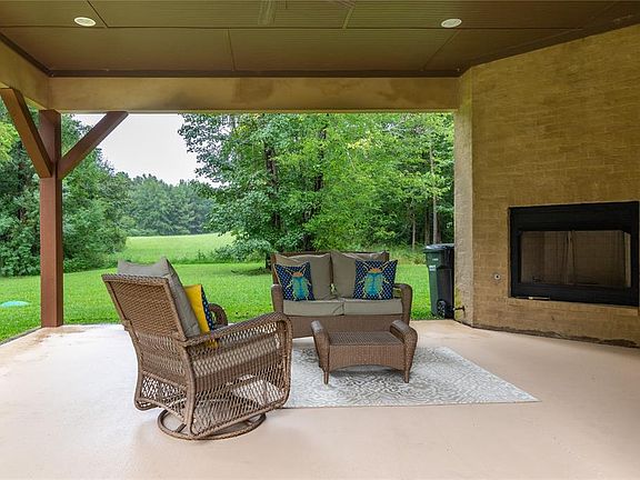4th image of 8405 Timber Creek Dr