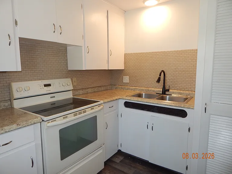 2000 Homedale Ave NW — Photo 3