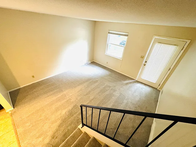 1414 E Haven Ln — Photo 4