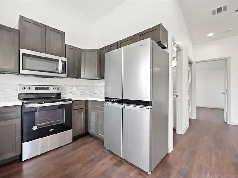 4711 Sayers St — Photo 7