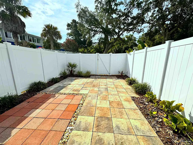 201 Pensacola Beach Rd #D3 — Photo 18