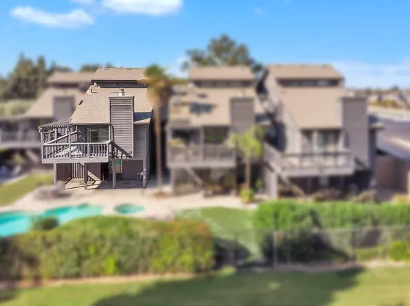 1046 N Demaree Street, Visalia, CA 93291