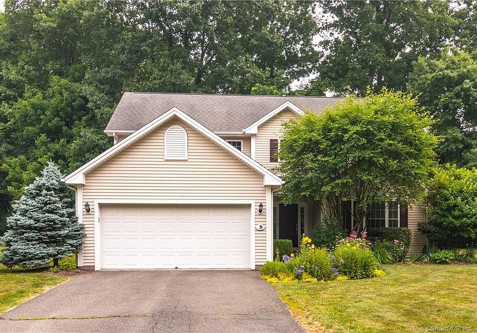 1st image of 3 White Oak Dr #3