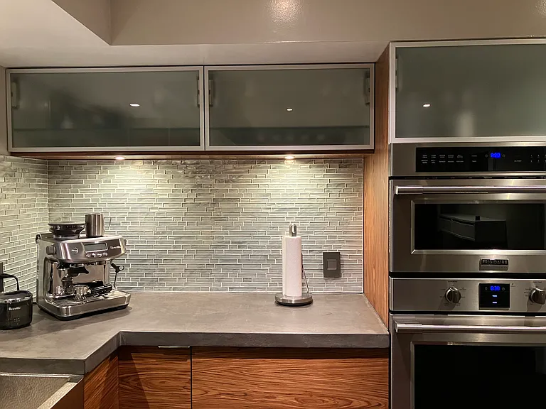 808 E Lake St — Photo 3