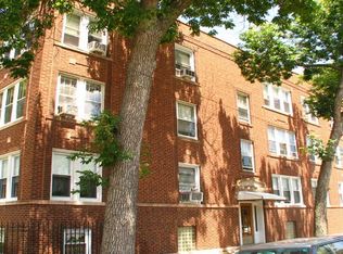 7435 N Artesian Ave #2, Chicago, IL 60645