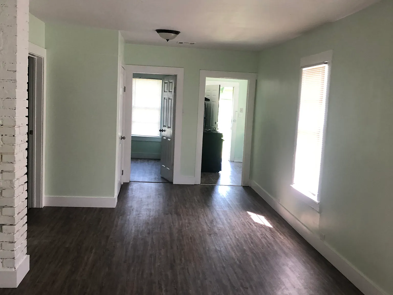3 bed, 1080 sqft, $1,595 — Photo 3