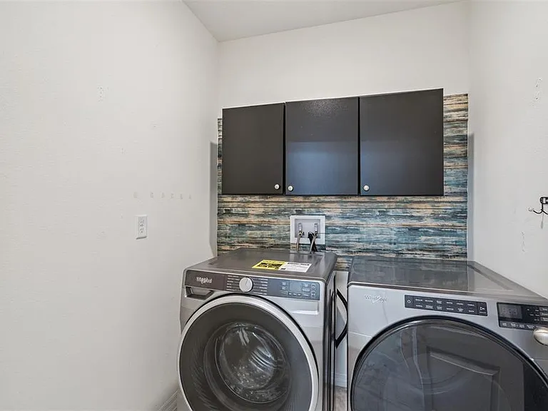544 Park Place Blvd — Photo 12