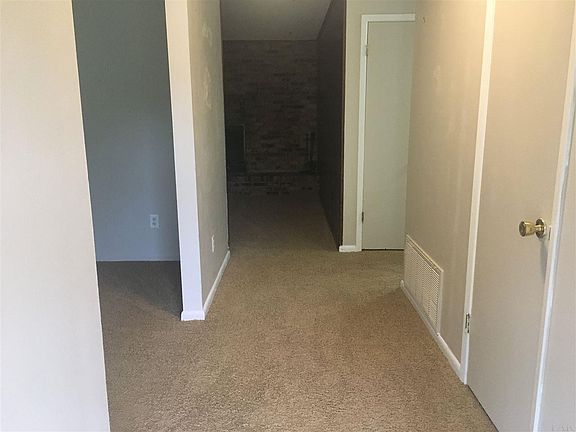 2nd image of 4 Feliz Ave