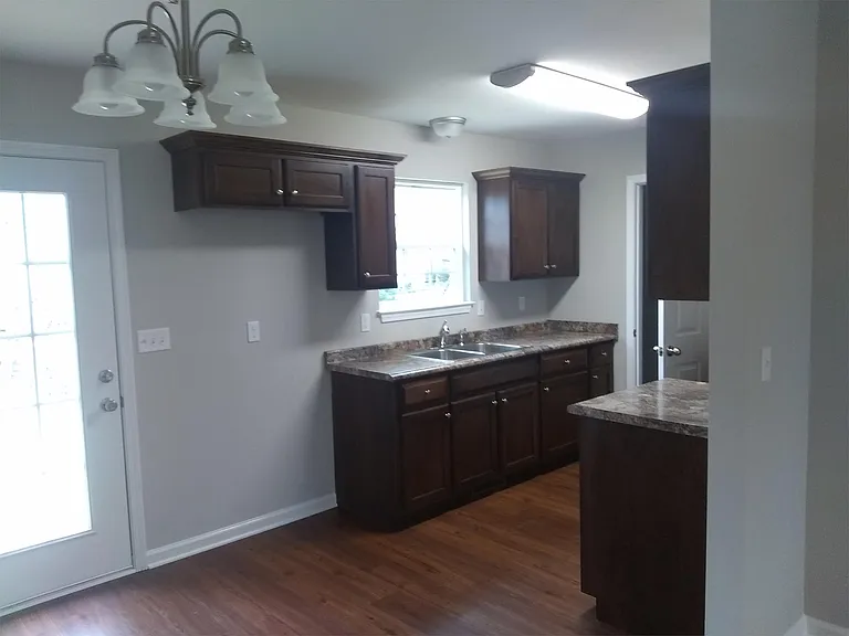 2043 Leota St — Photo 4