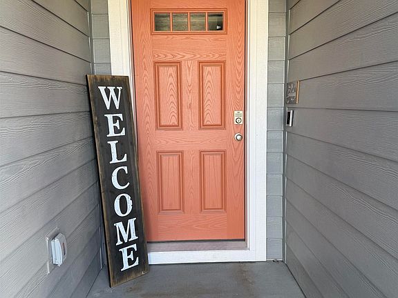 2nd image of 515 W Screech Owl Dr