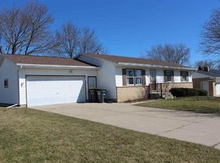 921 4th St, Monroe, WI 53566