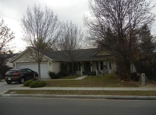 6495 N Carnegie Ave, Fresno, CA 93722