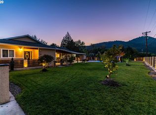190 Walnut St, Myrtle Creek, OR 97457