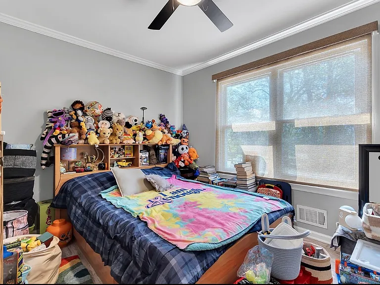 1 Edinburgh Ct — Photo 19