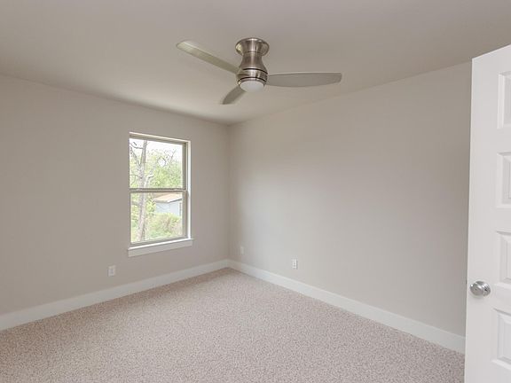 4th image of 130 Rose Ln #201