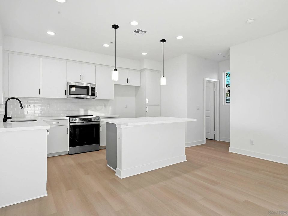 1st image of 205 Sarina Ln