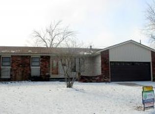 2090 Brownlow Ct, Decatur, IL 62521