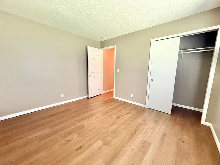 916 Brentwood Dr — Photo 13