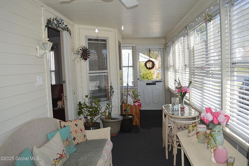 3rd image of 323 Kenwood Avenue