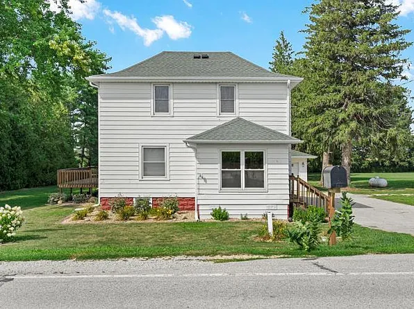 1777 190th St, Waverly, IA 50677