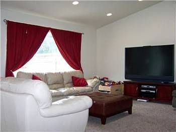 4th image of 208 Avarie Ct