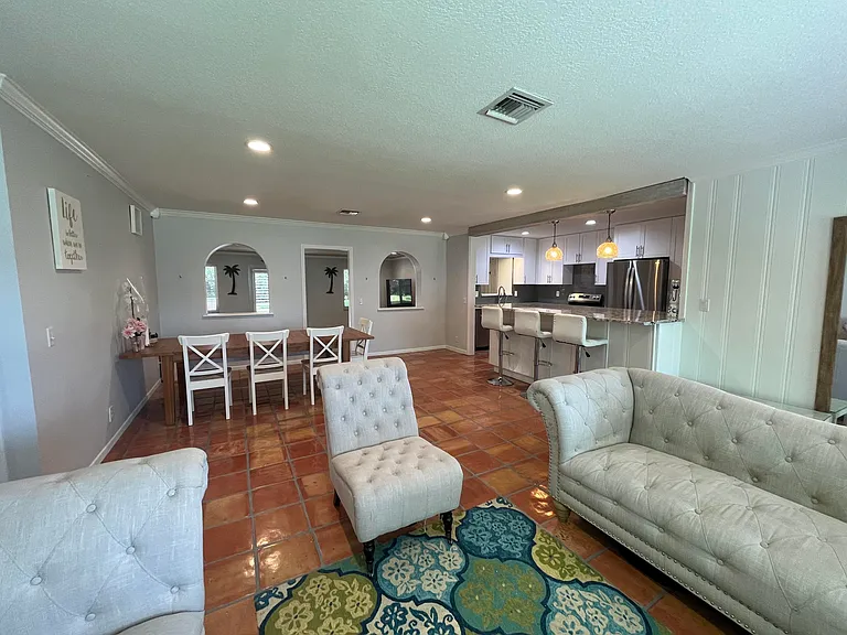 620 NE 9th Ave — Photo 29