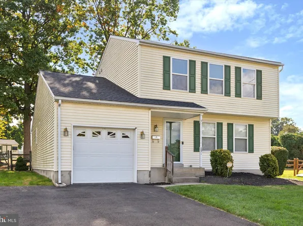 891 Decker Ln, Warminster, PA 18974