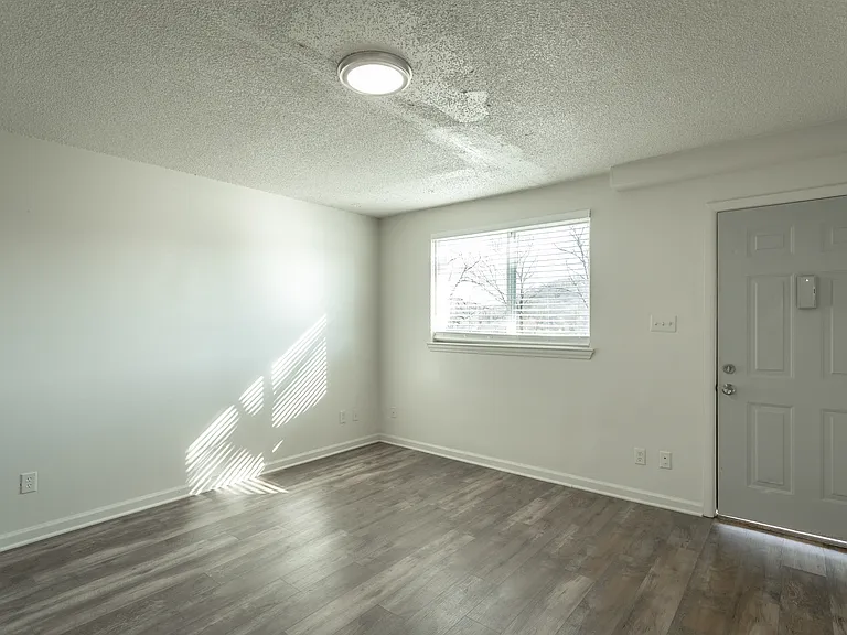 130 Goodson Ave — Photo 11