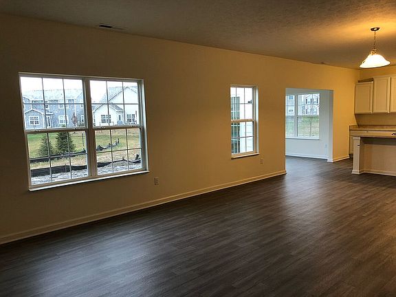 3rd image of 17674 Arryne Dr W