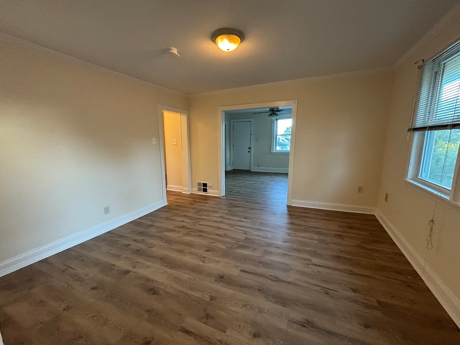 2516 Williams Avenue — Photo 4