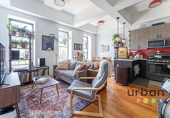 2nd image of 930 De Kalb Ave #119