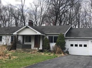 901 Bushkill Dr, Bath, PA 18014