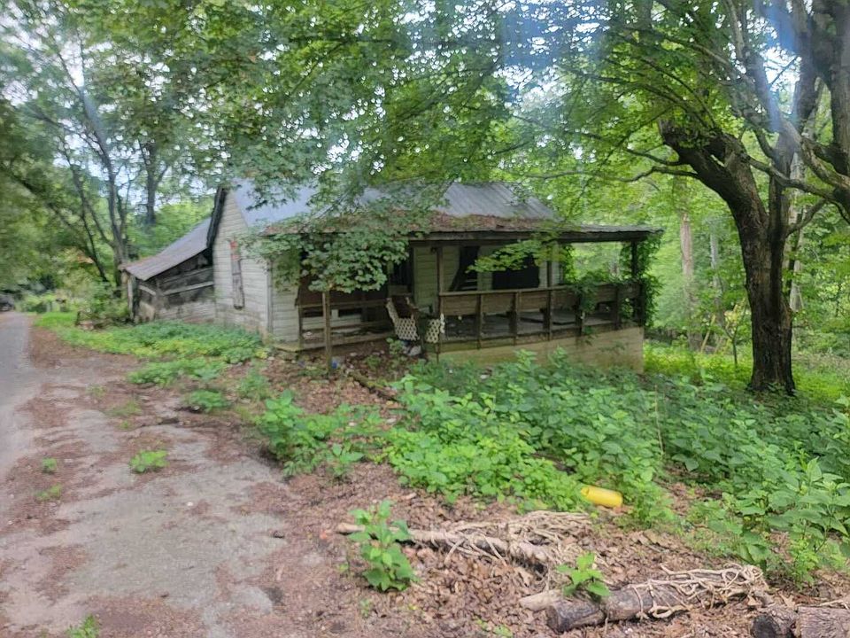 2nd image of 317 Herning Dr