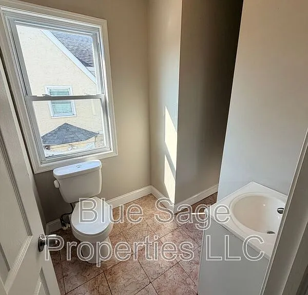 900-902 Church Ln #902 CHURCH LN — Photo 23