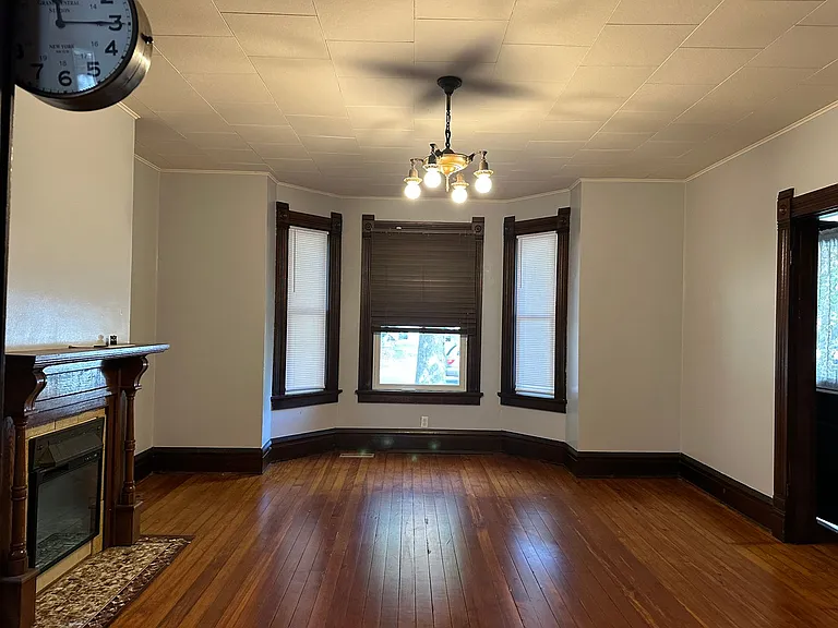 803 3rd St — Photo 3